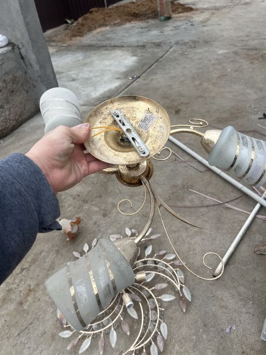 Люстра в зорешм состаяний