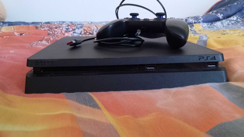 Playstation 4, 512GB+ не оригинален контролер.