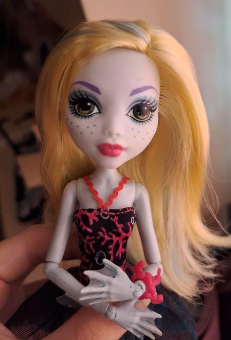 Лагуна Monster high