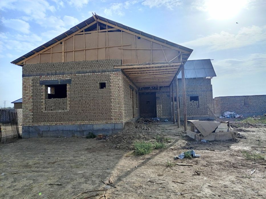 Продаётся ( или обмен на 4-5 комнатную кирпичную квартиру