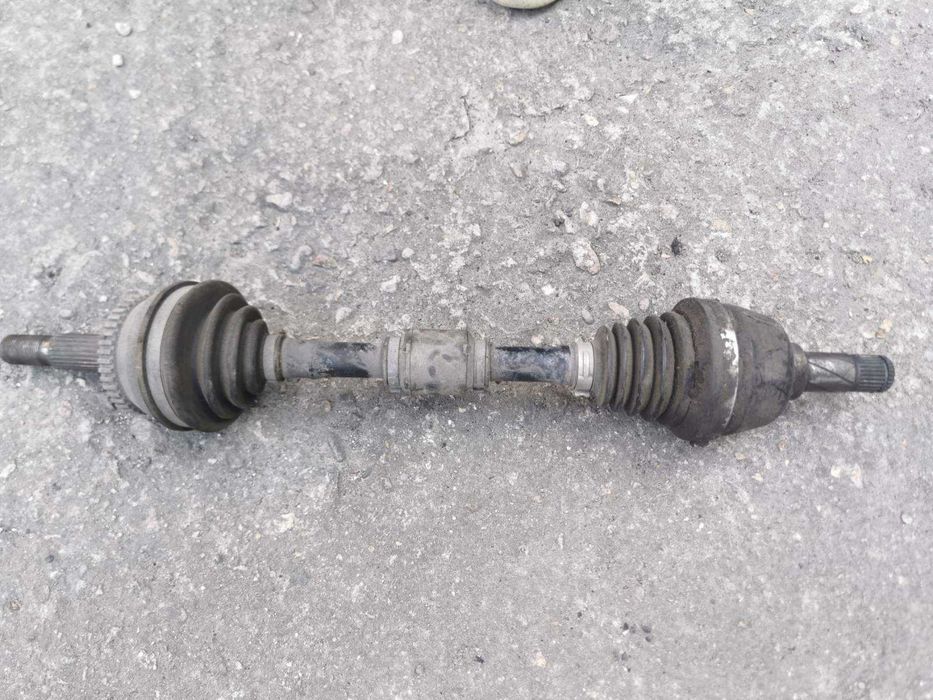 Полуоска от страна на пасажера Volvo V40 2.0 136 hp 2001 г.