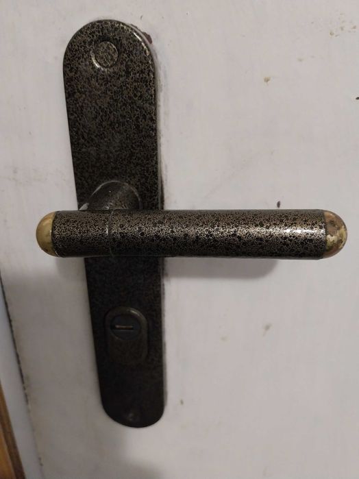 Метална входна врата