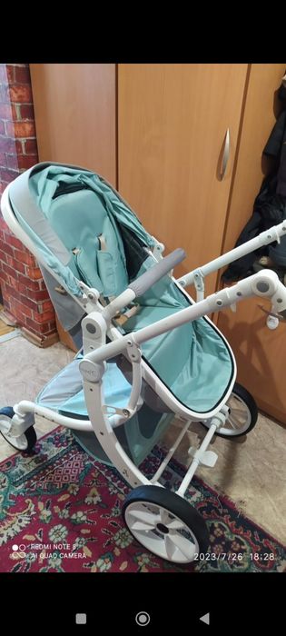 Продам демисезонную детскую коляску