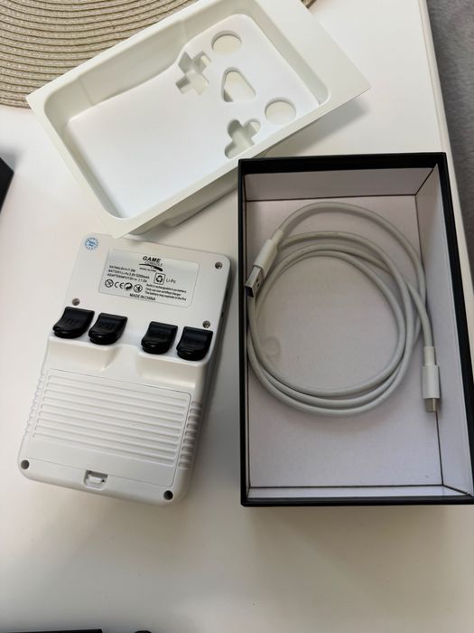 Електронна конзола