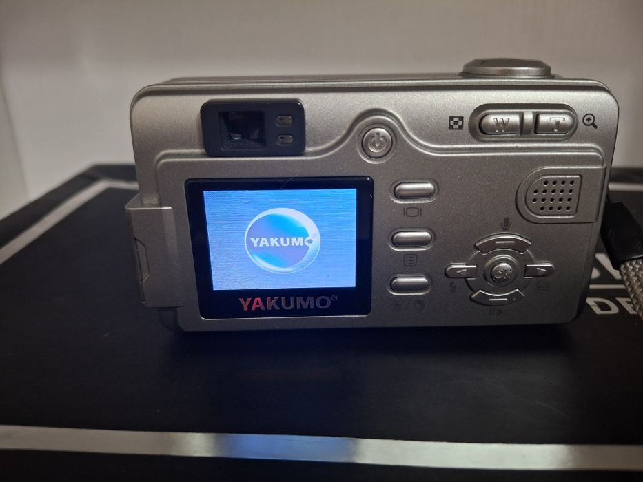 Цифровая камера YAKUMO