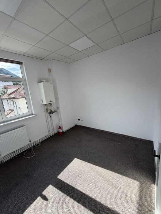 Inchiriere spatiu  Birouri/Cabinet Piatra Neamt  Centru Str Cuza Voda nr 1  et. 1/2