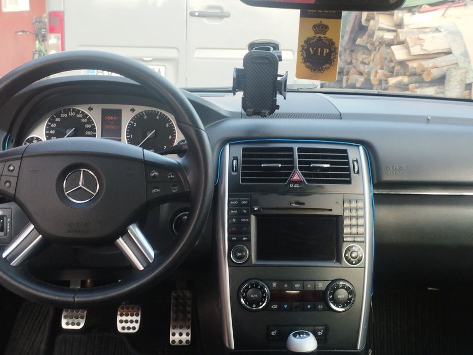 Vând Mercedes B200