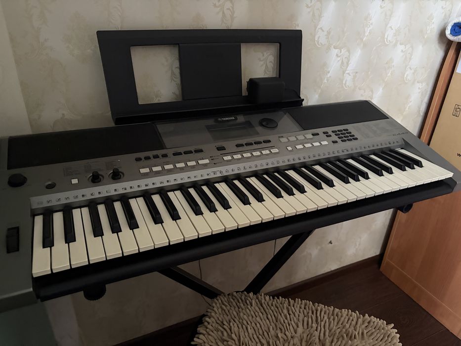 Продам синтезатор Е-443