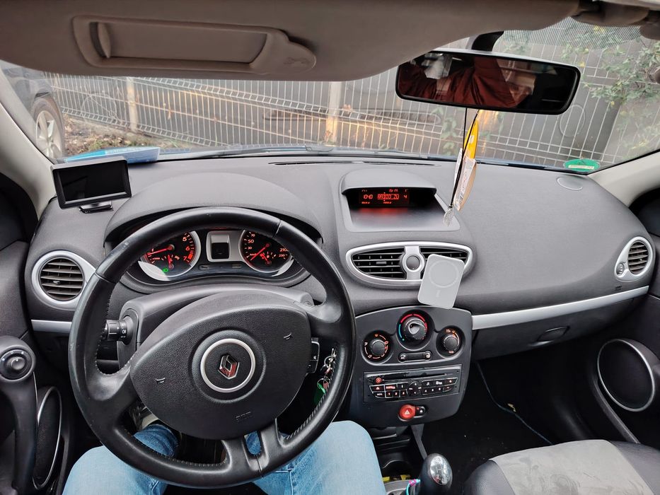 Renault Clio Grand 2011 – 1.2 Benzină – Întreținut  Ideal pentru oraș