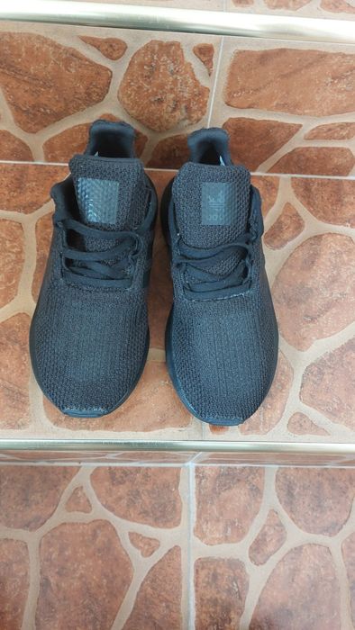 Adidas оригинални маратонки