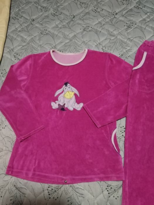 Два екипа в розов цвят Лрр