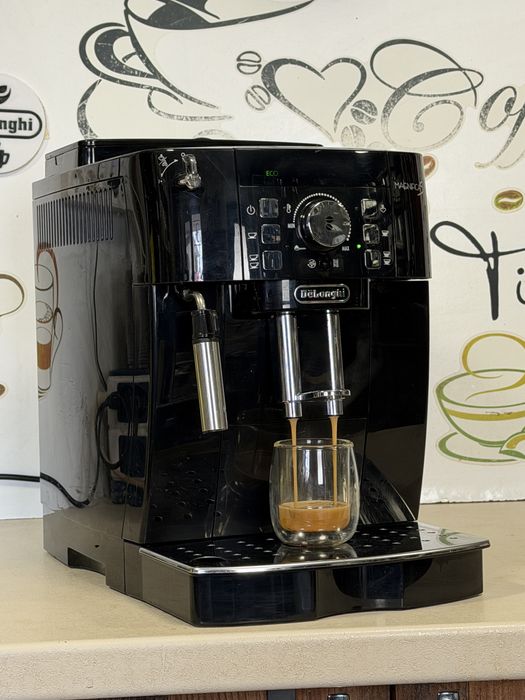 Кафемашина кафе автомат delonghi magnifica S с гаранция