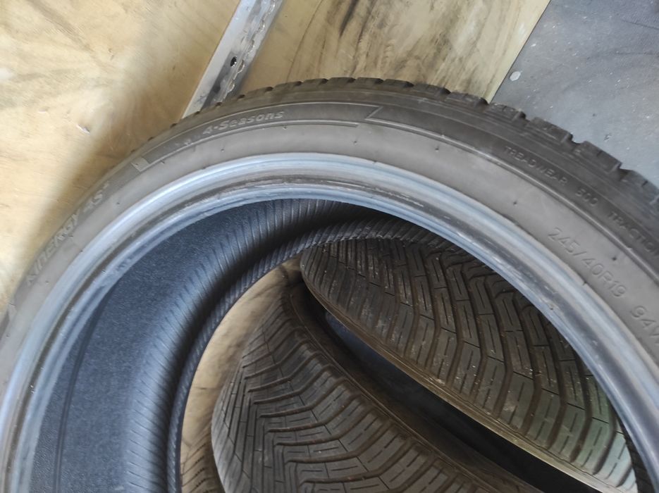 245/40/19 Hankook