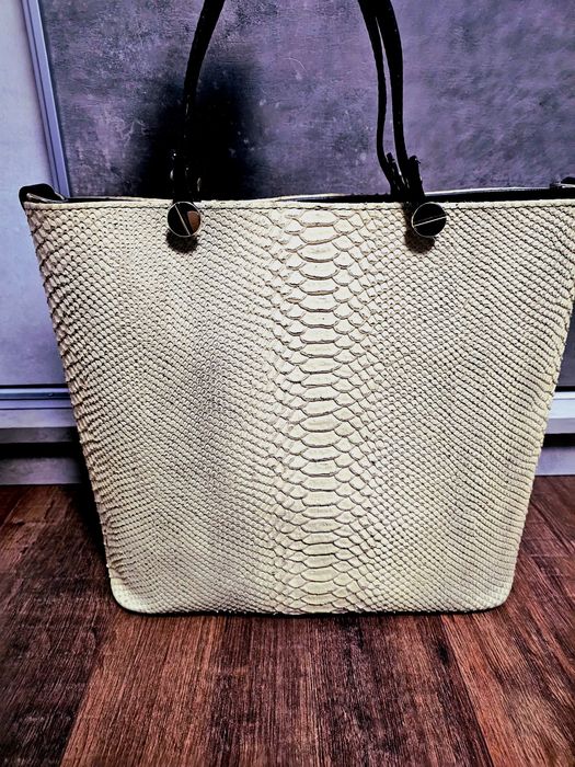 Дамска чанта от естествена кожа