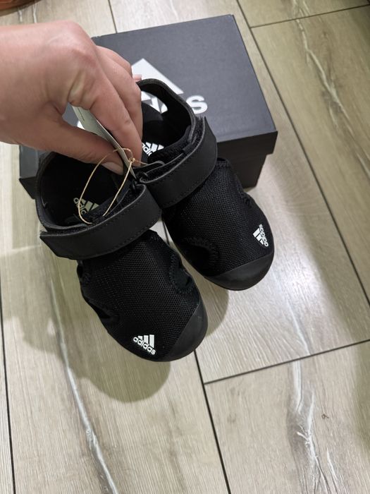 Нови оригинални детски сандали Adidas