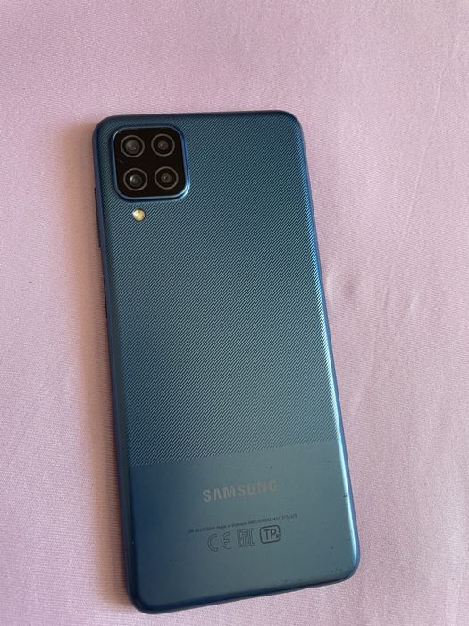 Продам Samsung A12.