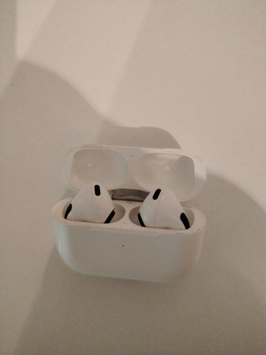 Airpods pro продаётся 20 к можно  торг