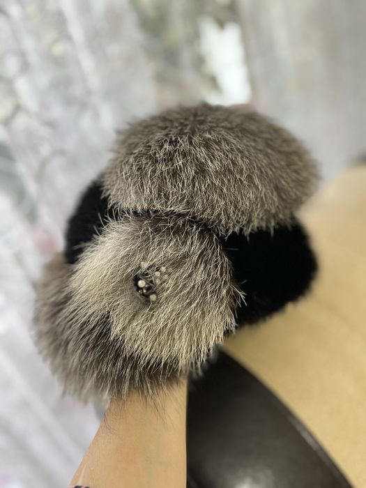 Продам женскую шапку