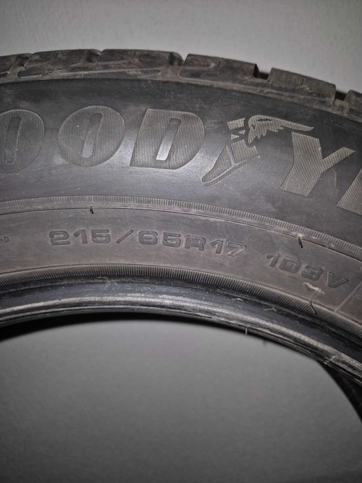 Зимни гуми GOODYEAR 215/65R17 103V