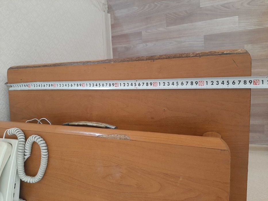 Туалетный столик (зеркало с подставкой)