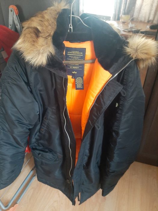 Продам куртку Аляска чёрный цвет