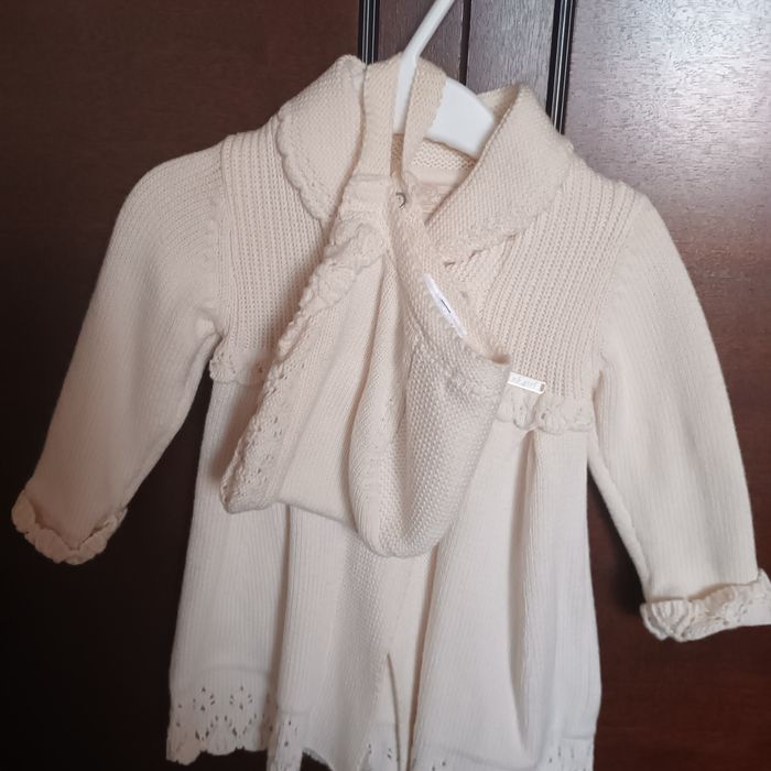 Продавам жилетка Mayoral