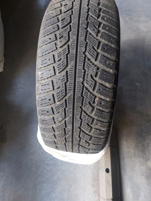 Продам зимние шины Kumho