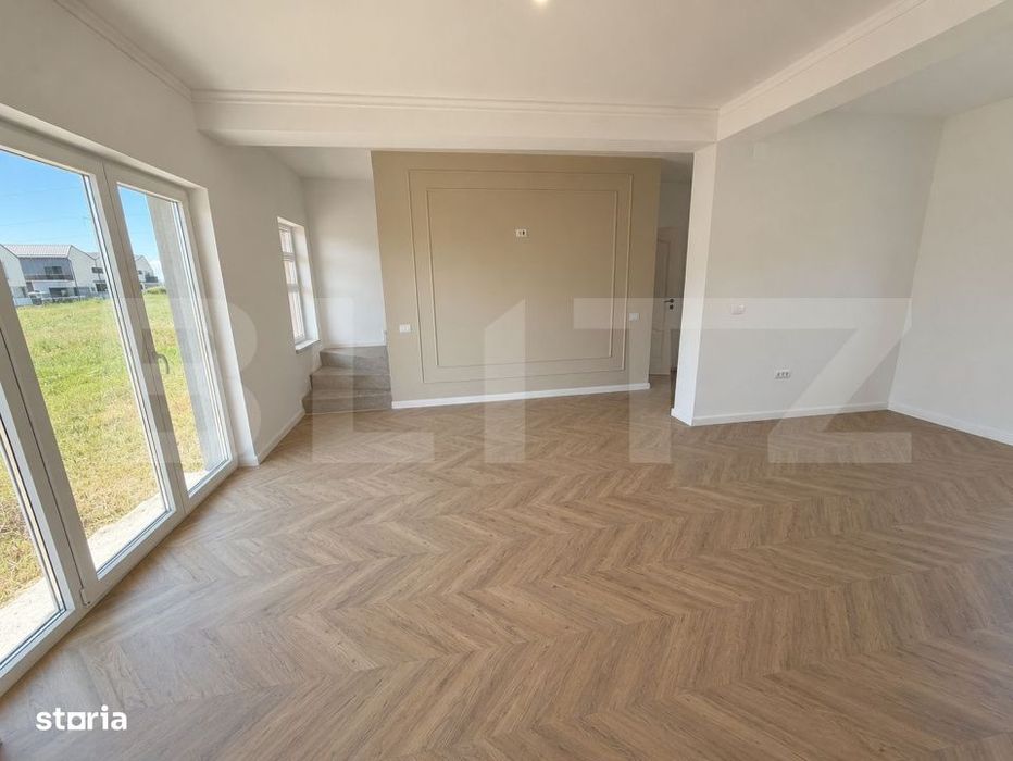 Apartament 3 camere, 2 bai, curte proprie, zona Panduri