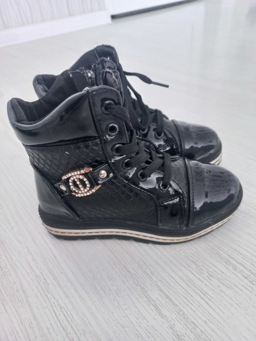 Детски  черни боти