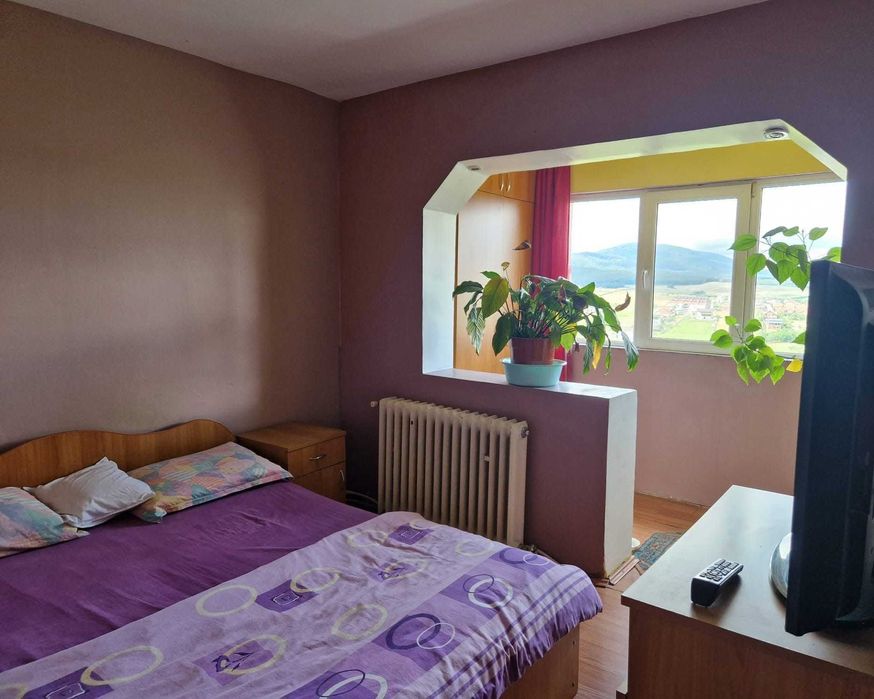 Apartament 3 camere decomandat – Zona Stadion, Priveliște spre Meses