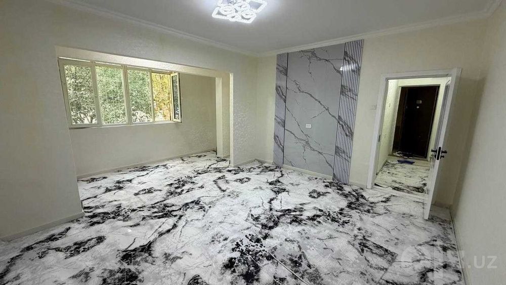 Продаётся квартира Юнусабад6 1 ком 1этаж евроремонт 42 м2