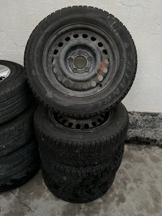 Колеса на мерс комплект зимний , есть колпаки еще