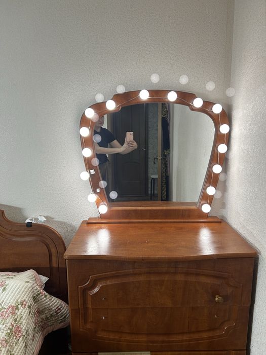 Продам спальный гарнитур