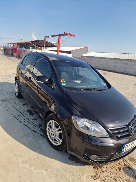 Vând Golf 5 plus din 2006 motor 1.9  130 cp