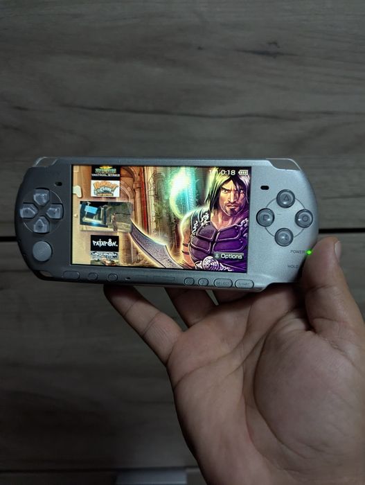 Psp 3004 gri complet  modat cu jocuri