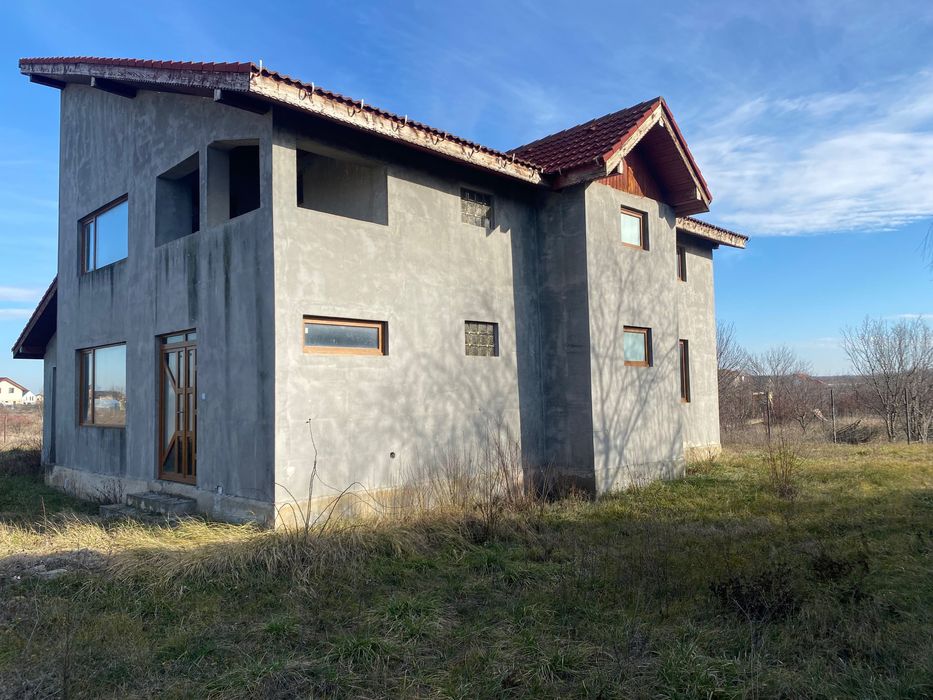 Casa single la gri - P+1E, 169 mp, Casa Duplex Sp+P+M, 180 mp.