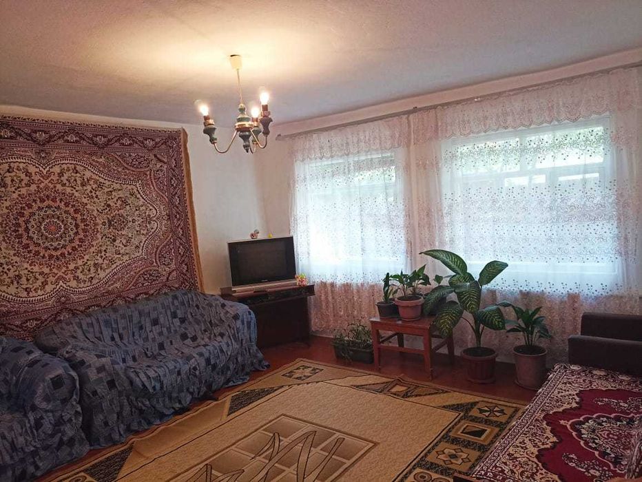 Продам Два дома, усадьбу 28,8 соток, делимый, сауна, навес, хозпостр.