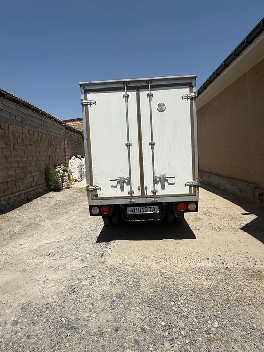 2010-йил мотор мерс112 V6 абйом 3.7 йокилги бензин бак60 литр прапан 4