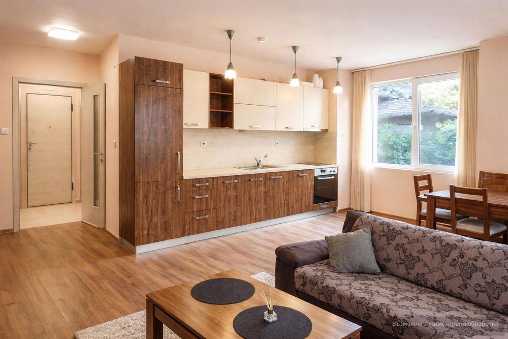 Тристаен апартамент под наем в Център