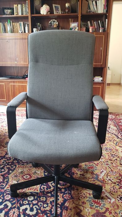 Офис стол, голям