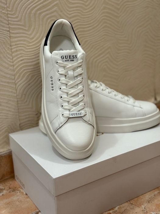 Мъжки сникърси GUESS, перфектно състояния