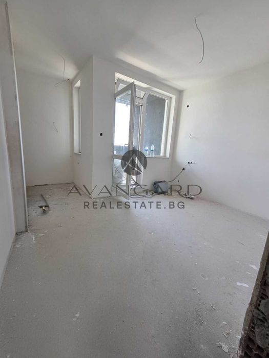 Продава се Тристаен апартамент в Пловдив, Тракия - 95 кв.м за 2053 €/кв.м - Снимка #5