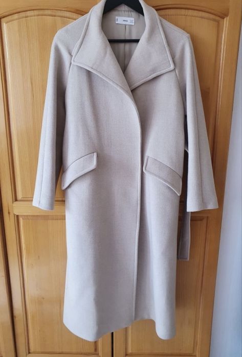 Вълнено палто на Mango
