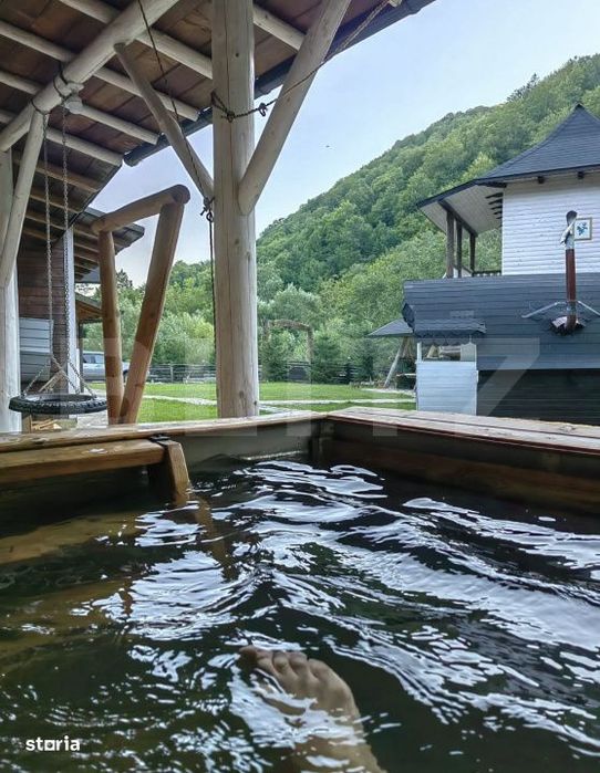 Cabana/Casa de vacanta in Molid, SV, 136 mp, teren cu 3300 mp, Iaz cu