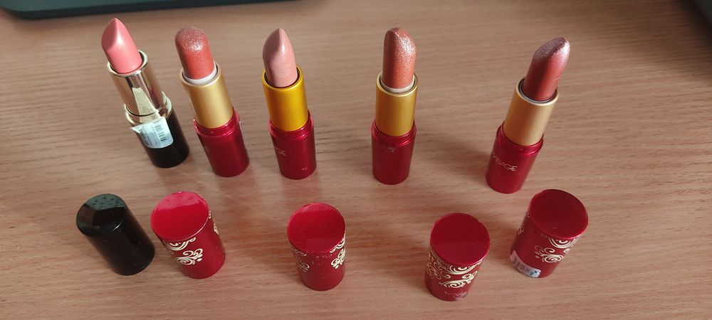 Продаю    помады