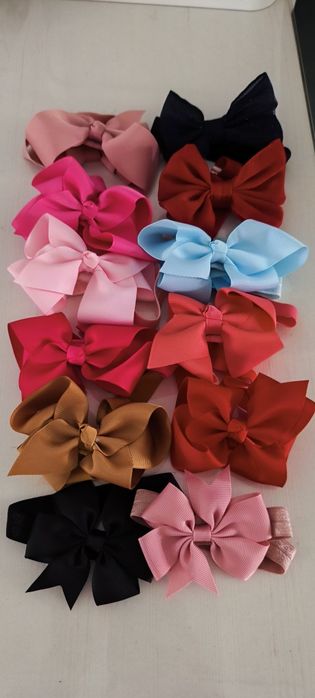 Bentite fetite diverse culori