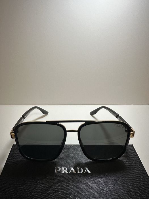 Слънчеви очила Prada