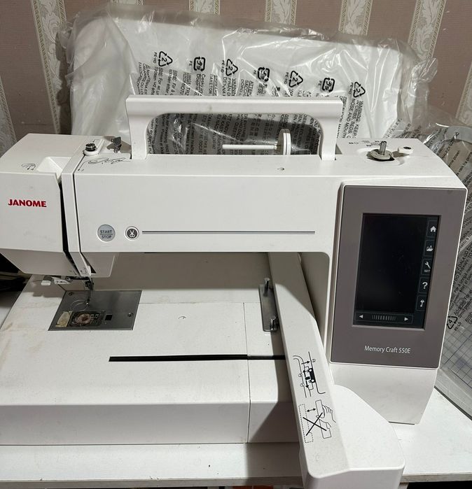 Вышивальная машина JANOME