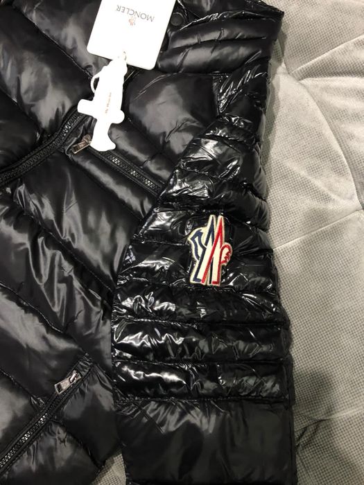 Geci Barbati noi cu eticheta