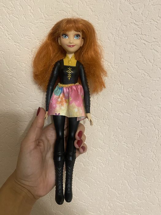 Продаеться барби